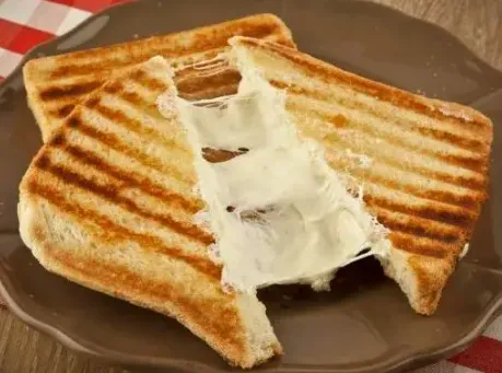 Cheddarlı Tost